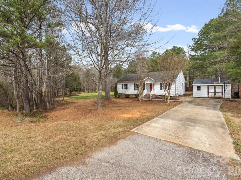 219 Nottingham Drive, York, SC 29745.  MLS# CAR4347326, YatesRealty ID 4463. 