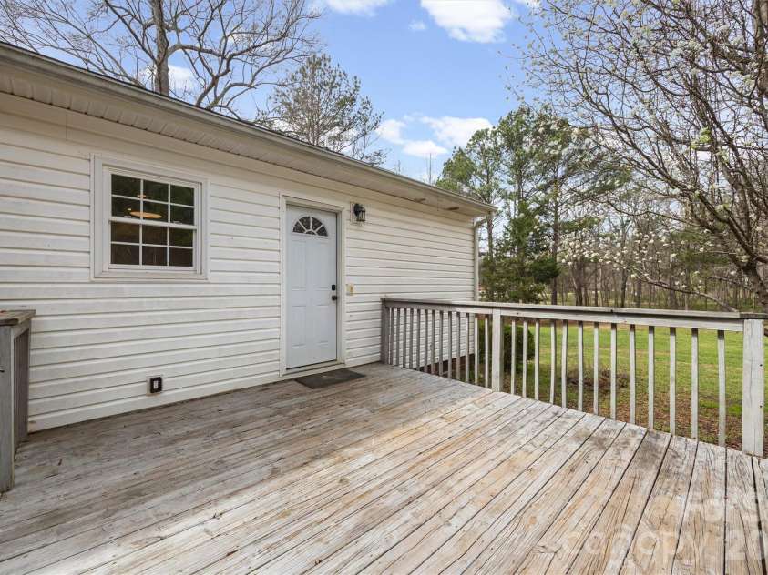 219 Nottingham Drive, York, SC 29745.  MLS# CAR4347326, YatesRealty ID 4463. Deck