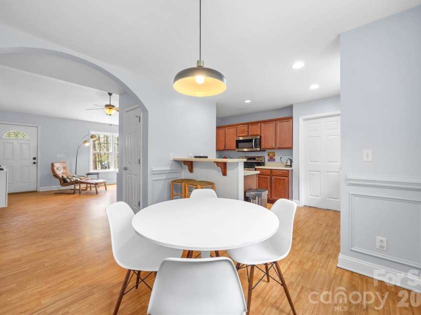 219 Nottingham Drive, York, SC 29745.  MLS# CAR4347326, YatesRealty ID 4463. Dining area
