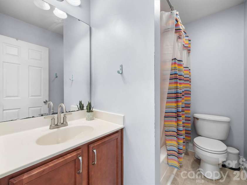 219 Nottingham Drive, York, SC 29745.  MLS# CAR4347326, YatesRealty ID 4463. Hall bath