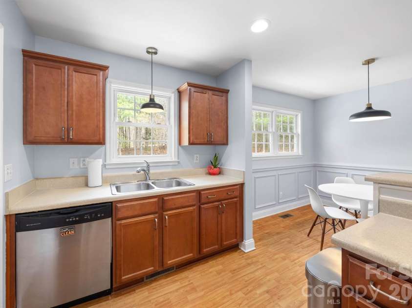 219 Nottingham Drive, York, SC 29745.  MLS# CAR4347326, YatesRealty ID 4463. Kitchet