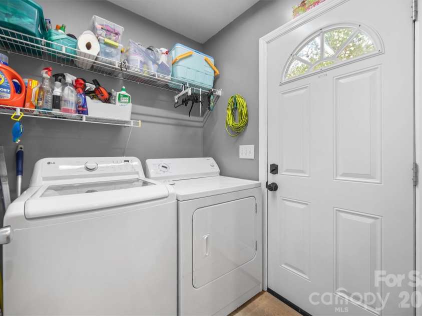 219 Nottingham Drive, York, SC 29745.  MLS# CAR4347326, YatesRealty ID 4463. Laundry/Mud room