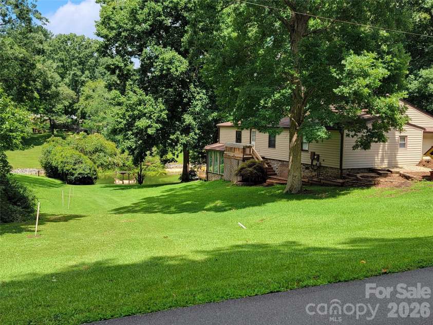 7224 Right Angle Street, Sherrills Ford, NC 28673.  MLS# CAR4411312, YatesRealty ID 44630. 