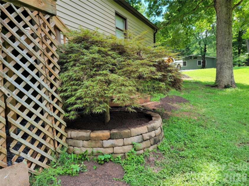 7224 Right Angle Street, Sherrills Ford, NC 28673.  MLS# CAR4411312, YatesRealty ID 44630. 