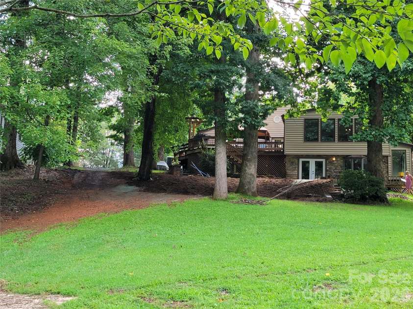 7224 Right Angle Street, Sherrills Ford, NC 28673.  MLS# CAR4411312, YatesRealty ID 44630. 
