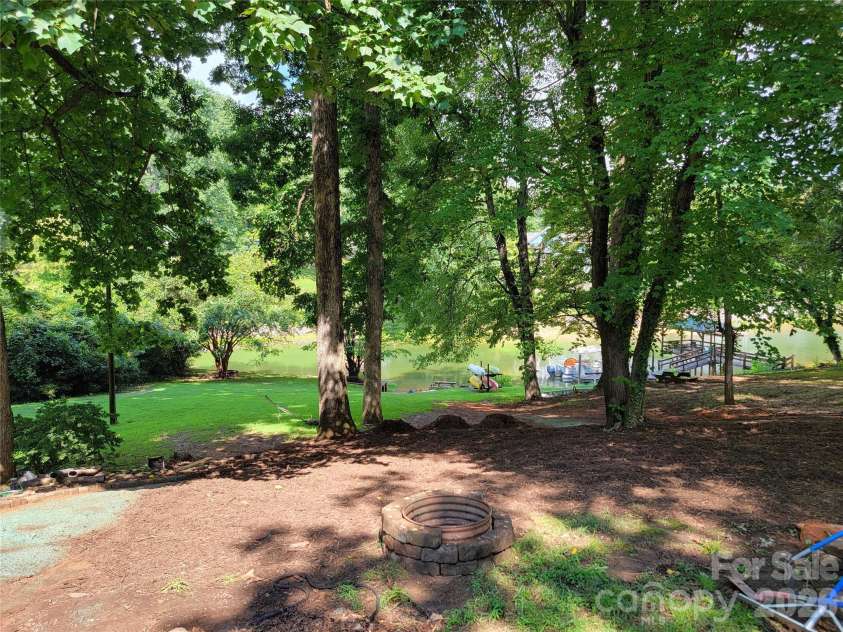 7224 Right Angle Street, Sherrills Ford, NC 28673.  MLS# CAR4411312, YatesRealty ID 44630. 