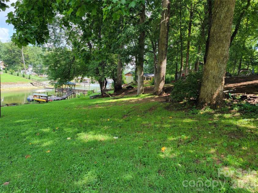 7224 Right Angle Street, Sherrills Ford, NC 28673.  MLS# CAR4411312, YatesRealty ID 44630. 