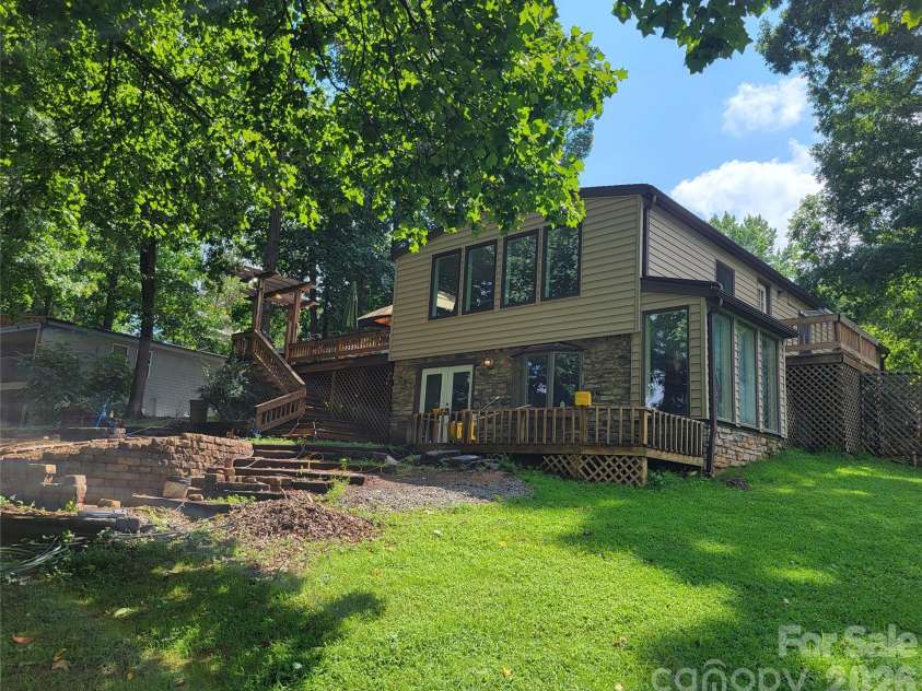 7224 Right Angle Street, Sherrills Ford, NC 28673.  MLS# CAR4411312, YatesRealty ID 44630. 