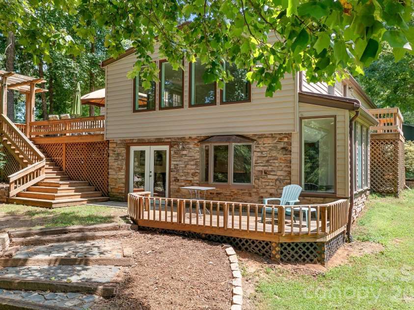 7224 Right Angle Street, Sherrills Ford, NC 28673.  MLS# CAR4411312, YatesRealty ID 44630. Front view facing Lake Norman