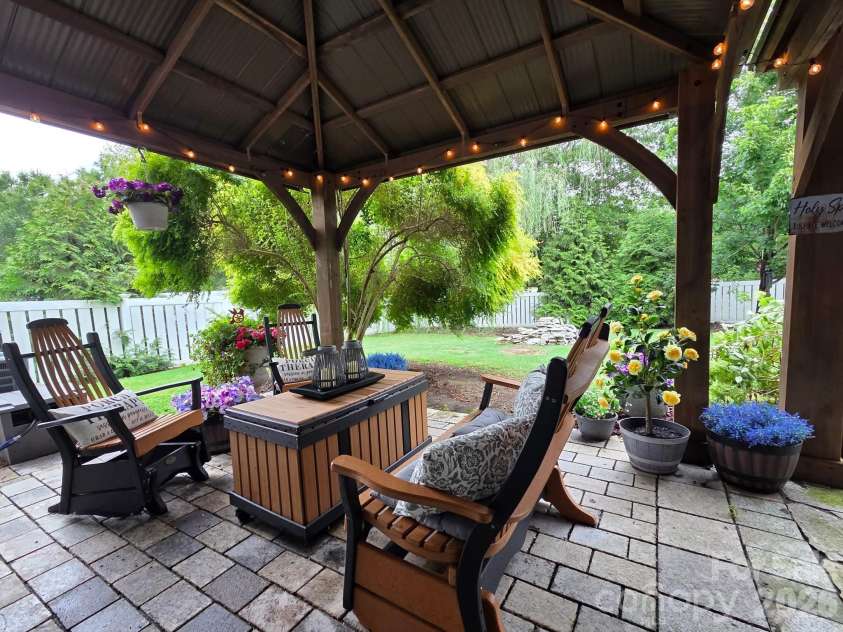 10139 Alvarado Way, Charlotte, NC 28277.  MLS# CAR4405380, YatesRealty ID 44631. 