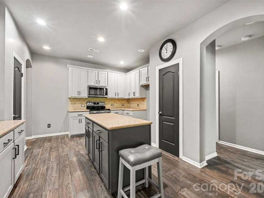 10139 Alvarado Way, Charlotte, NC 28277.  MLS# CAR4405380, YatesRealty ID 44631. 