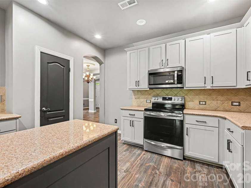 10139 Alvarado Way, Charlotte, NC 28277.  MLS# CAR4405380, YatesRealty ID 44631. 