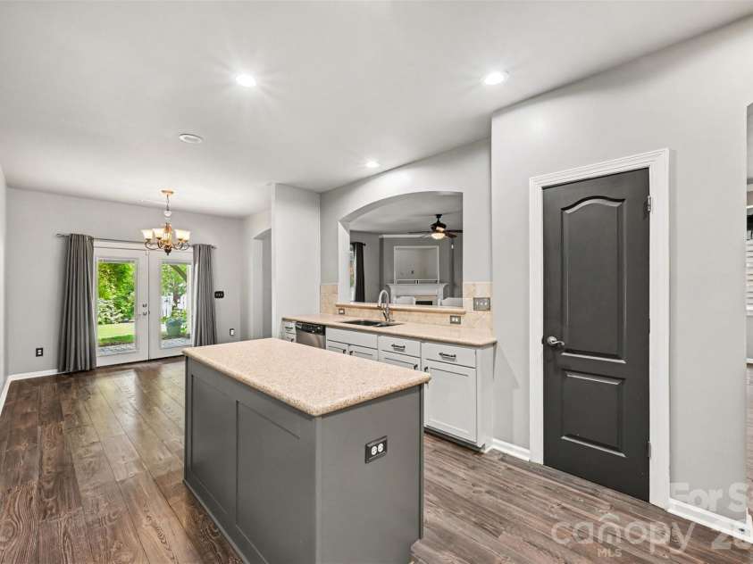 10139 Alvarado Way, Charlotte, NC 28277.  MLS# CAR4405380, YatesRealty ID 44631. 