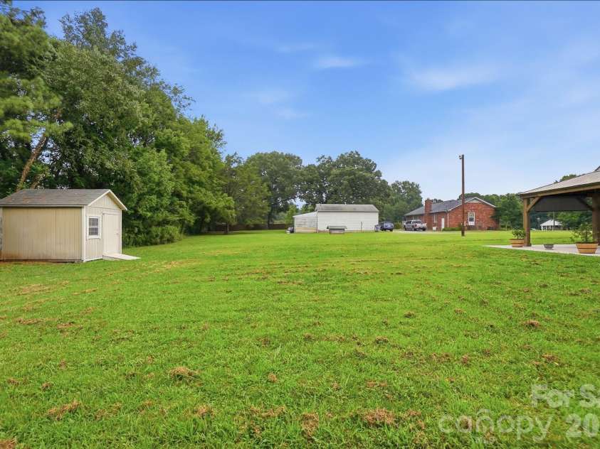 3717 Margaret Wallace Road, Matthews, NC 28105.  MLS# CAR4414896, YatesRealty ID 44632. 