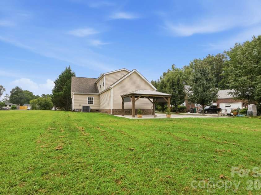 3717 Margaret Wallace Road, Matthews, NC 28105.  MLS# CAR4414896, YatesRealty ID 44632. 