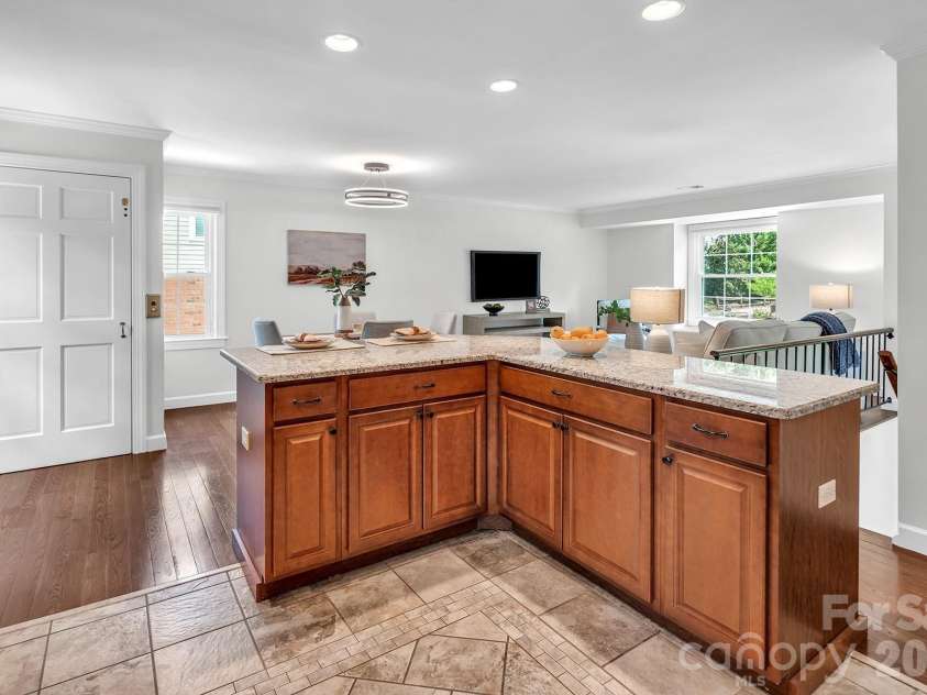 7318 Easen Court, Charlotte, NC 28211.  MLS# CAR4399783, YatesRealty ID 44634. 