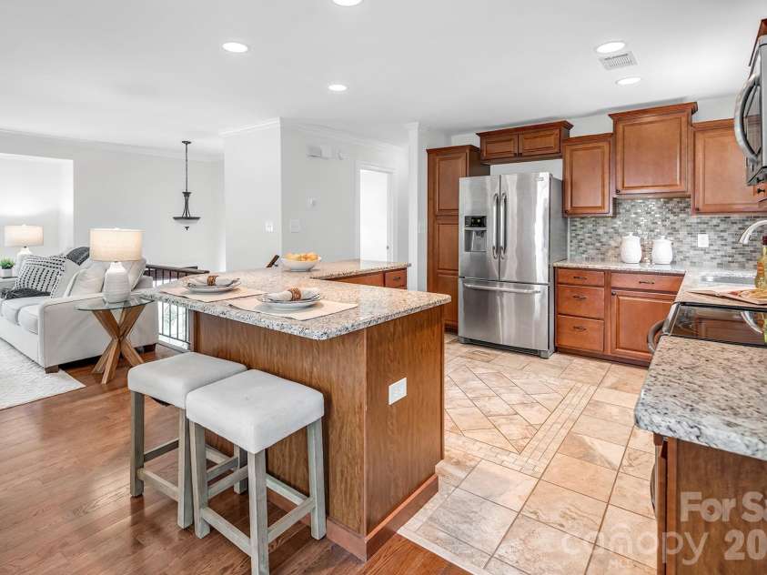7318 Easen Court, Charlotte, NC 28211.  MLS# CAR4399783, YatesRealty ID 44634. 