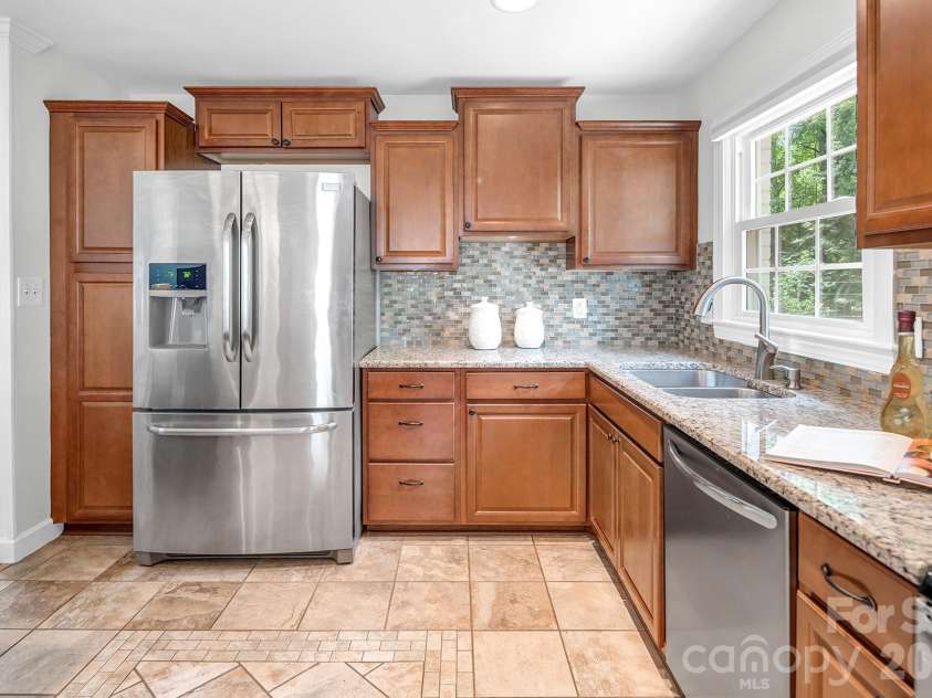 7318 Easen Court, Charlotte, NC 28211.  MLS# CAR4399783, YatesRealty ID 44634. 