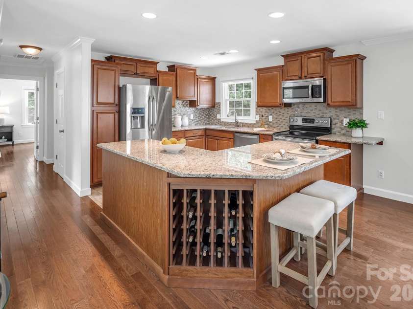 7318 Easen Court, Charlotte, NC 28211.  MLS# CAR4399783, YatesRealty ID 44634. 