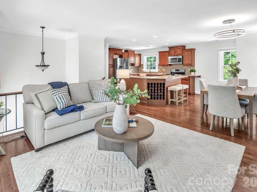 7318 Easen Court, Charlotte, NC 28211.  MLS# CAR4399783, YatesRealty ID 44634. 