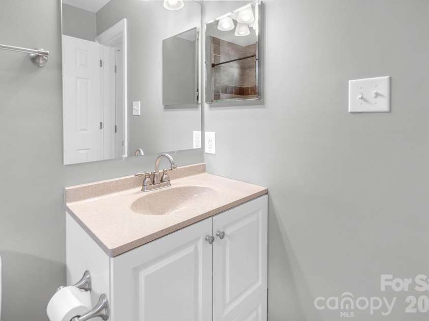 7318 Easen Court, Charlotte, NC 28211.  MLS# CAR4399783, YatesRealty ID 44634. 