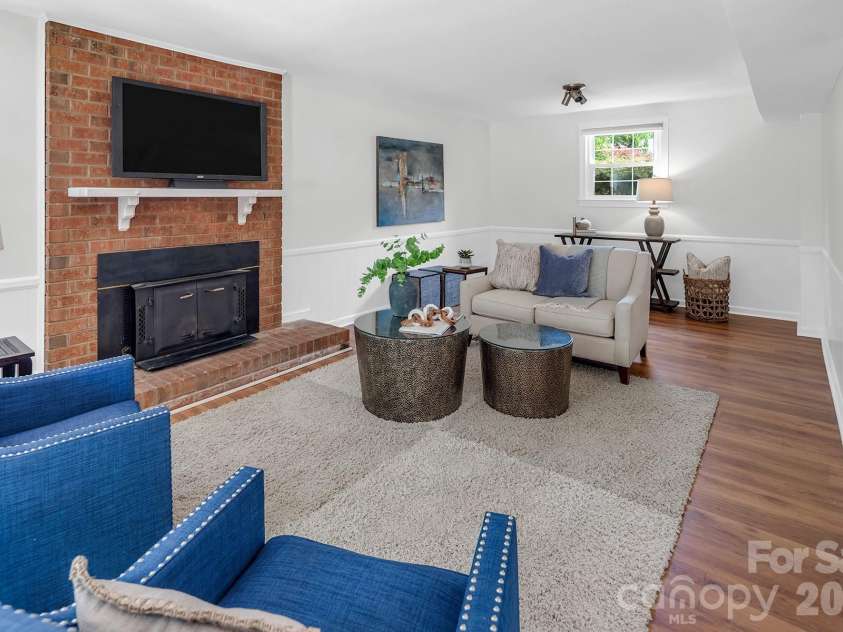 7318 Easen Court, Charlotte, NC 28211.  MLS# CAR4399783, YatesRealty ID 44634. 