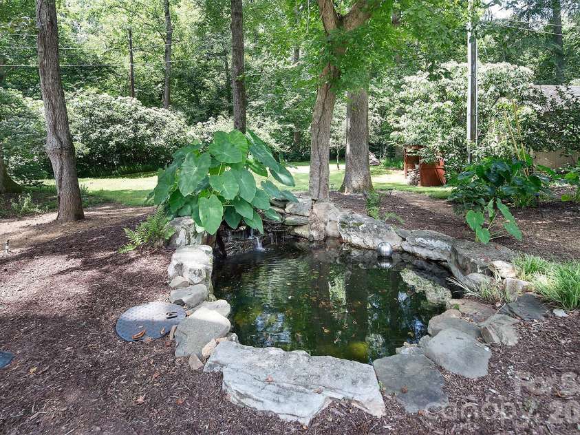 7318 Easen Court, Charlotte, NC 28211.  MLS# CAR4399783, YatesRealty ID 44634. 