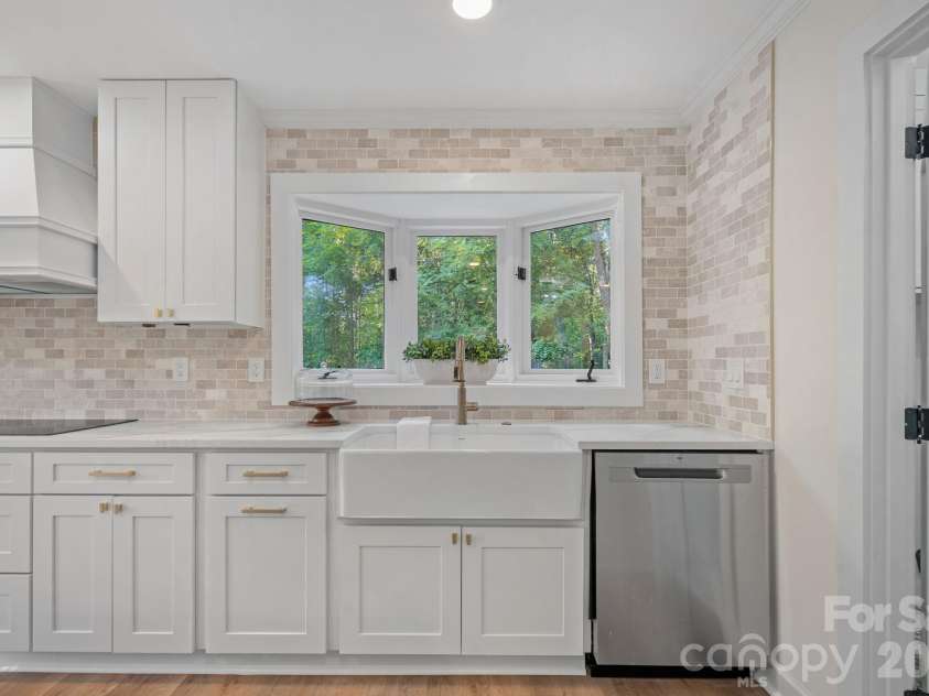 508 Red Barn Trail, Matthews, NC 28104.  MLS# CAR4413377, YatesRealty ID 44638. 