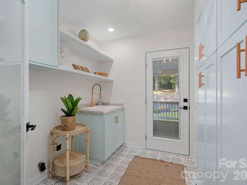 508 Red Barn Trail, Matthews, NC 28104.  MLS# CAR4413377, YatesRealty ID 44638. 