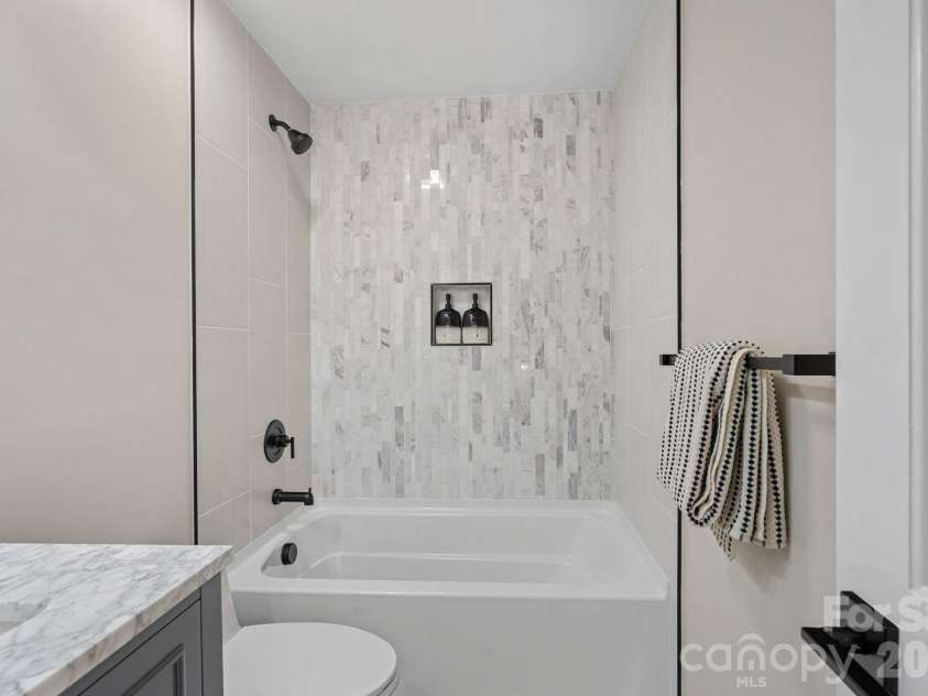 508 Red Barn Trail, Matthews, NC 28104.  MLS# CAR4413377, YatesRealty ID 44638. 