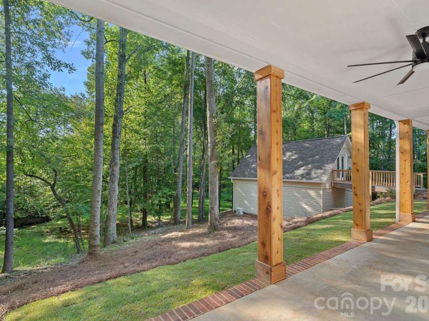 508 Red Barn Trail, Matthews, NC 28104.  MLS# CAR4413377, YatesRealty ID 44638. 