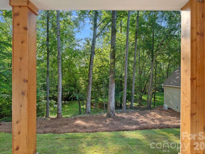 508 Red Barn Trail, Matthews, NC 28104.  MLS# CAR4413377, YatesRealty ID 44638. 