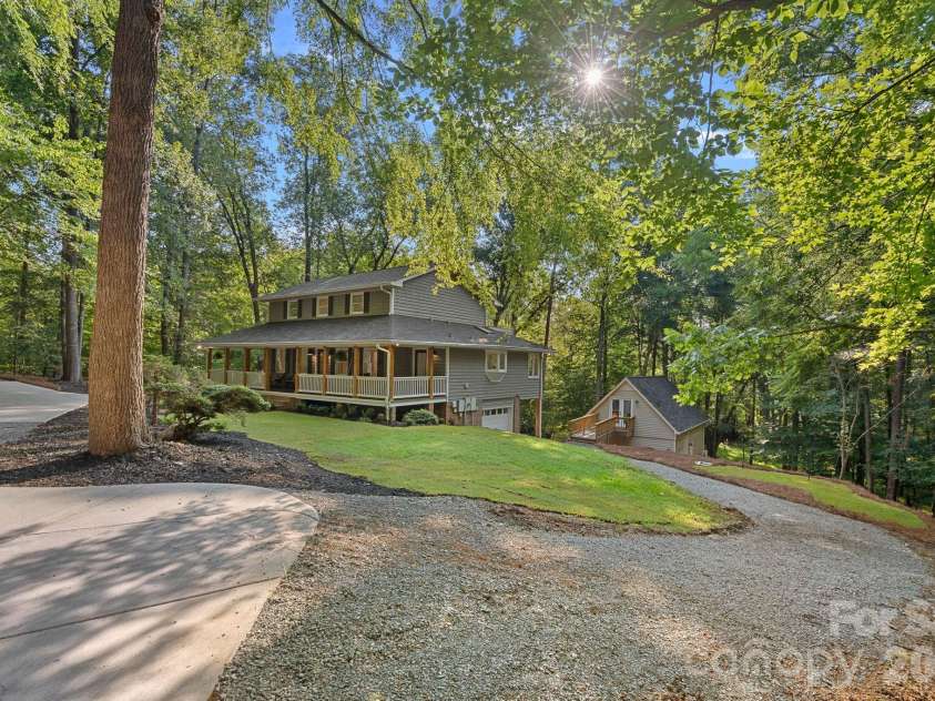 508 Red Barn Trail, Matthews, NC 28104.  MLS# CAR4413377, YatesRealty ID 44638. 