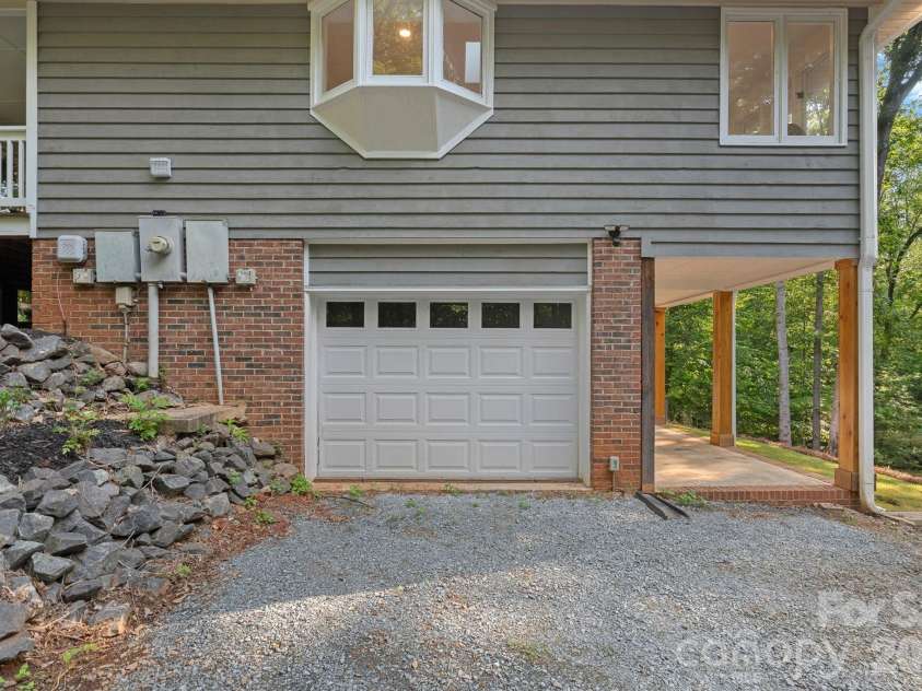 508 Red Barn Trail, Matthews, NC 28104.  MLS# CAR4413377, YatesRealty ID 44638. 