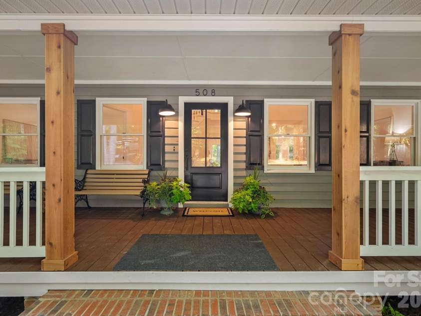 508 Red Barn Trail, Matthews, NC 28104.  MLS# CAR4413377, YatesRealty ID 44638. 