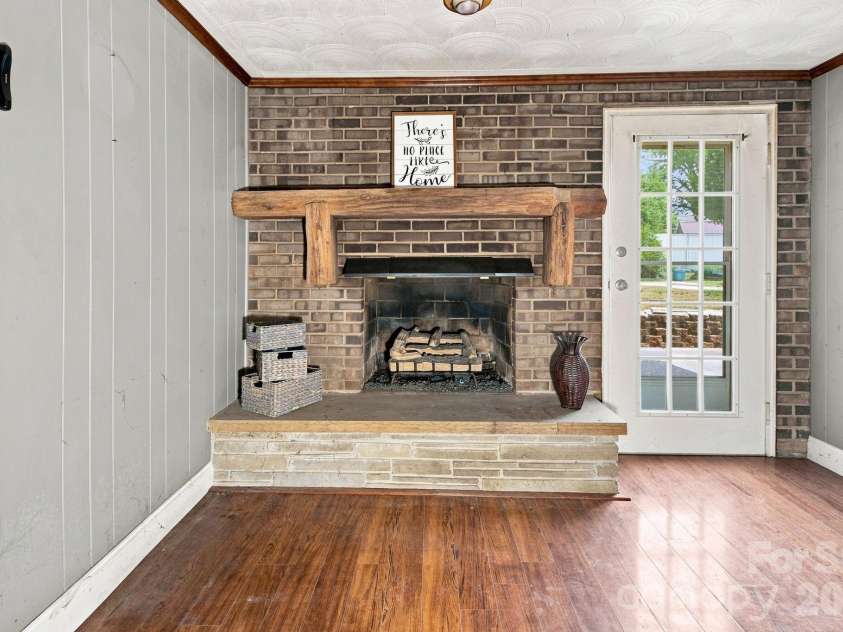 19 Pj Mcree Road, Maiden, NC 28650.  MLS# CAR4414681, YatesRealty ID 44639. Den Fireplace