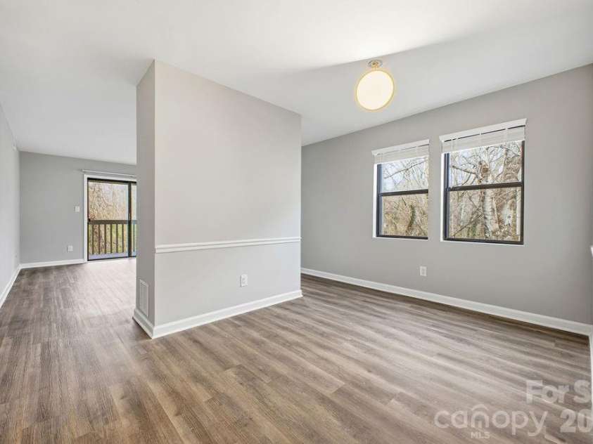 1605 Abbey Circle, Asheville, NC 28805.  MLS# CAR4332167, YatesRealty ID 4464. 