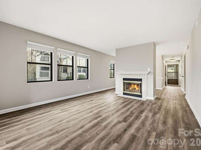 1605 Abbey Circle, Asheville, NC 28805.  MLS# CAR4332167, YatesRealty ID 4464. 