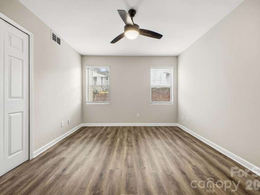 1605 Abbey Circle, Asheville, NC 28805.  MLS# CAR4332167, YatesRealty ID 4464. 