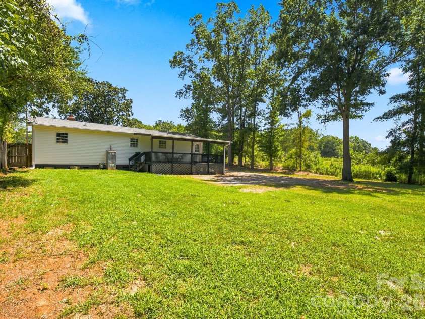 4709 Charlotte Highway, Lancaster, SC 29720.  MLS# CAR4397487, YatesRealty ID 44642. .46 acres