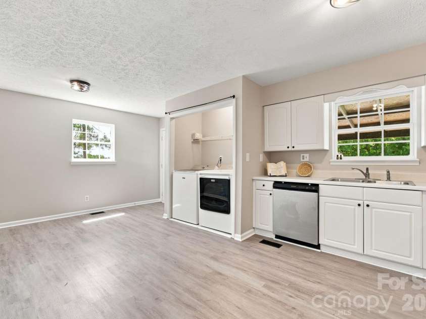 4709 Charlotte Highway, Lancaster, SC 29720.  MLS# CAR4397487, YatesRealty ID 44642. 