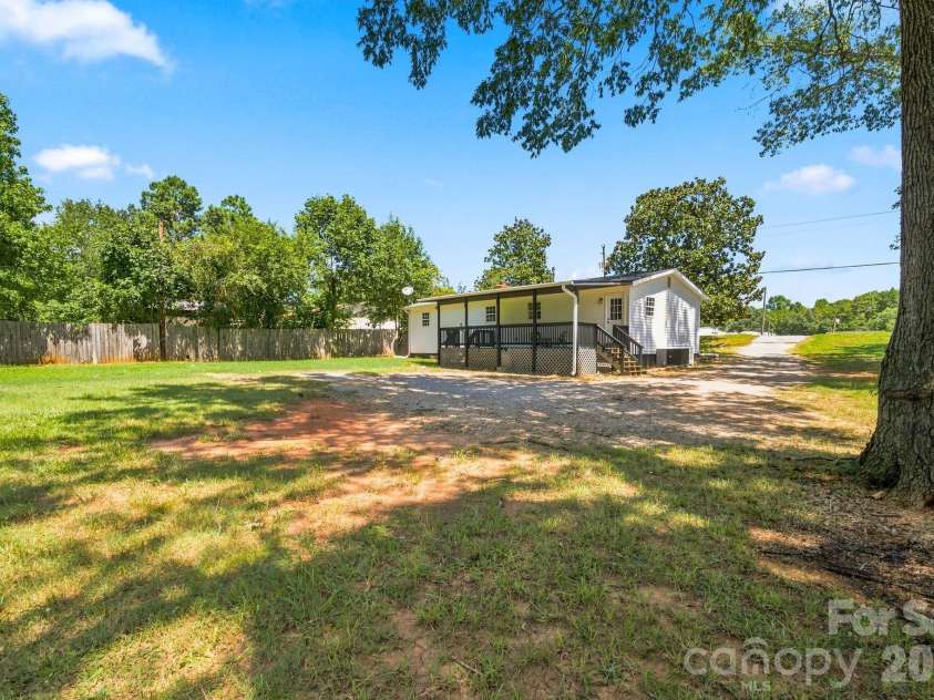 4709 Charlotte Highway, Lancaster, SC 29720.  MLS# CAR4397487, YatesRealty ID 44642. Large backdeck