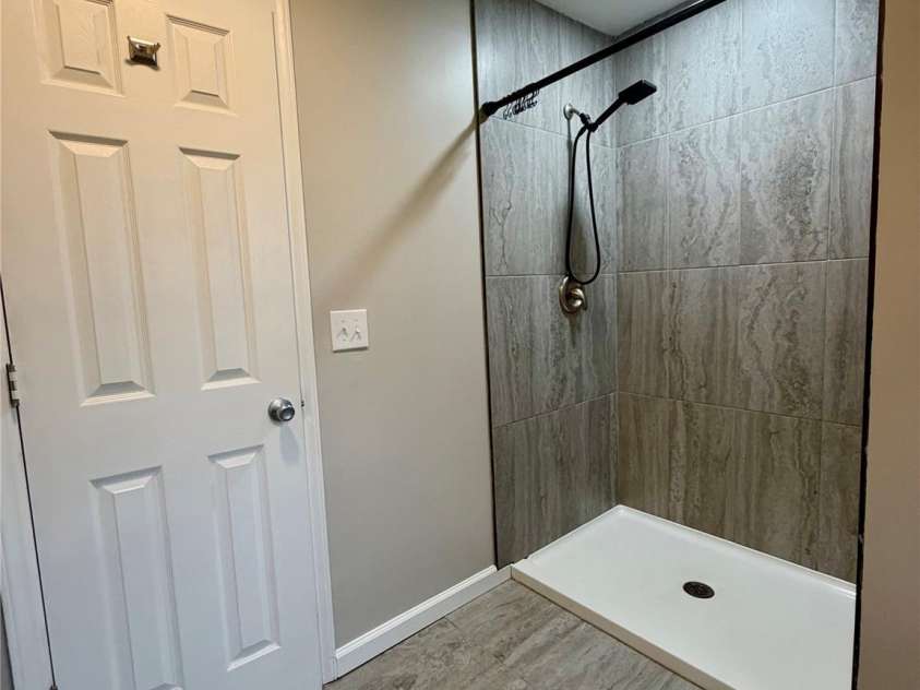 4709 Charlotte Highway, Lancaster, SC 29720.  MLS# CAR4397487, YatesRealty ID 44642. Primary bath