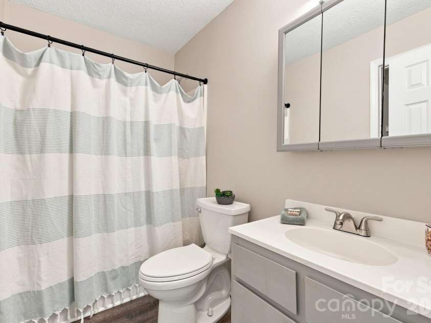 4709 Charlotte Highway, Lancaster, SC 29720.  MLS# CAR4397487, YatesRealty ID 44642. Second bath