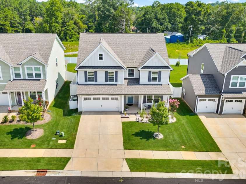 5016 Mooreland Oaks Way, Mount Holly, NC 28120.  MLS# CAR4409781, YatesRealty ID 44643. 