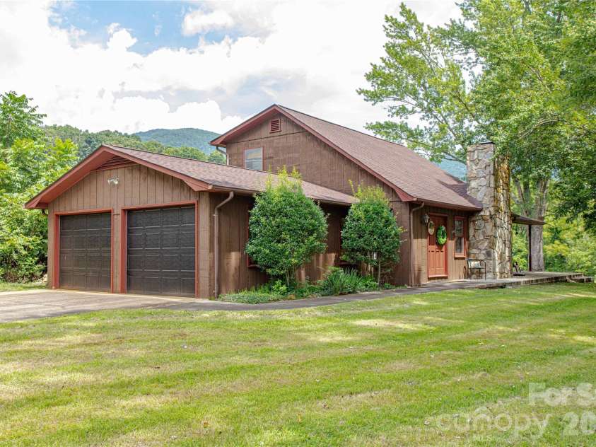 132 Hurd Road, Canton, NC 28716.  MLS# CAR4411733, YatesRealty ID 44644. Updated house