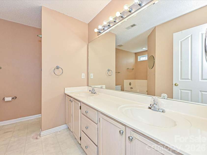 13939 Dingess Road, Charlotte, NC 28273.  MLS# CAR4414279, YatesRealty ID 44645. 