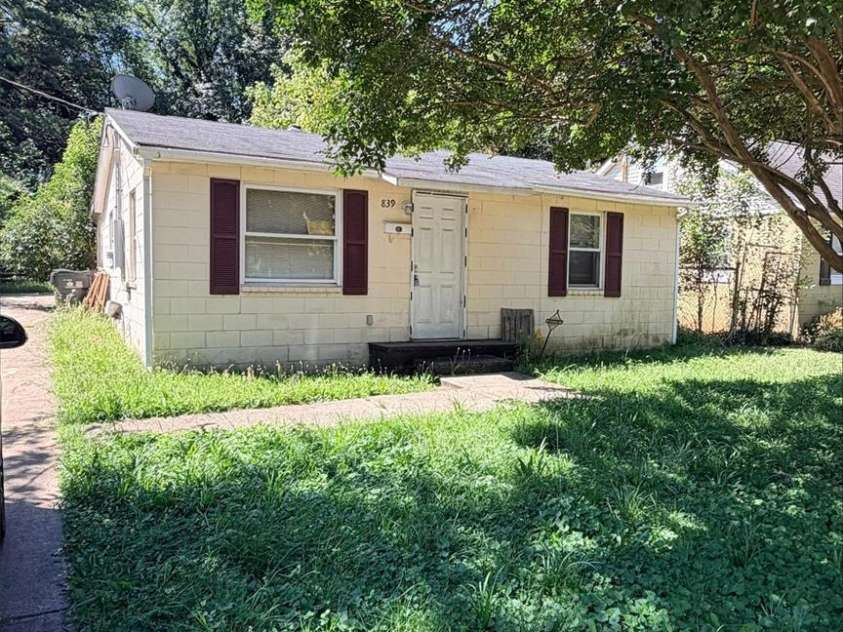 839 Reliance Street, Charlotte, NC 28208.  MLS# CAR4409096, YatesRealty ID 44646. 