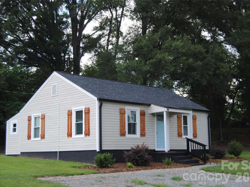 1602 Oakmont Court, Rock Hill, SC 29732.  MLS# CAR4404111, YatesRealty ID 44647. 