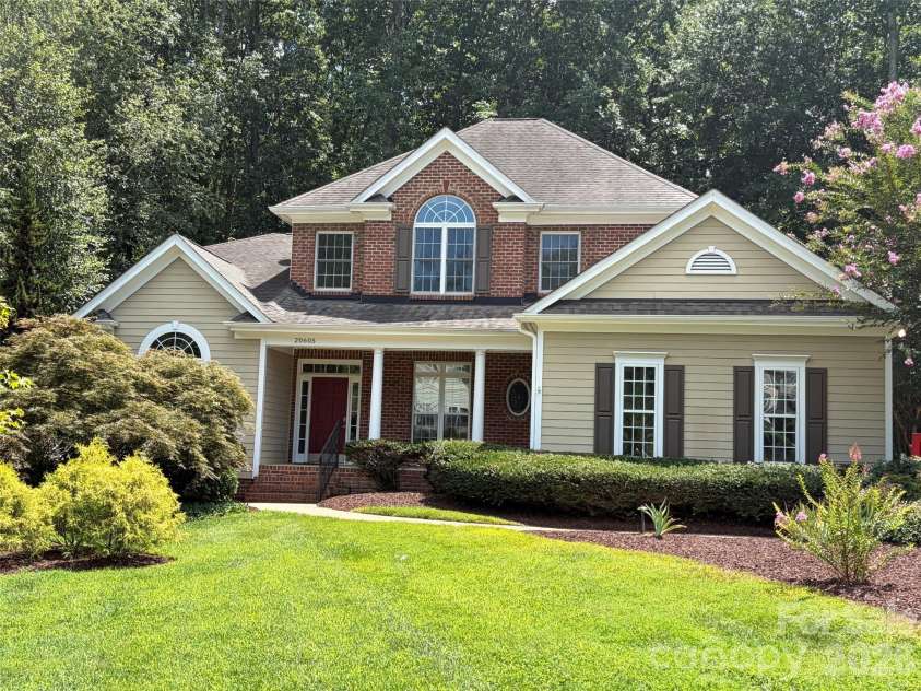 20605 Autumn Breeze Court, Cornelius, NC 28031.  MLS# CAR4412886, YatesRealty ID 44649. 